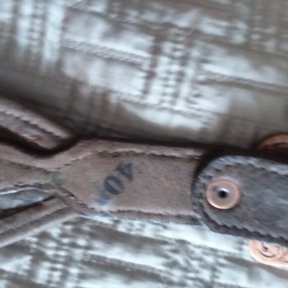 Rare Double J Saddlery H Western Leather Belt with studs and metal cross shields - Picture 7 of 7